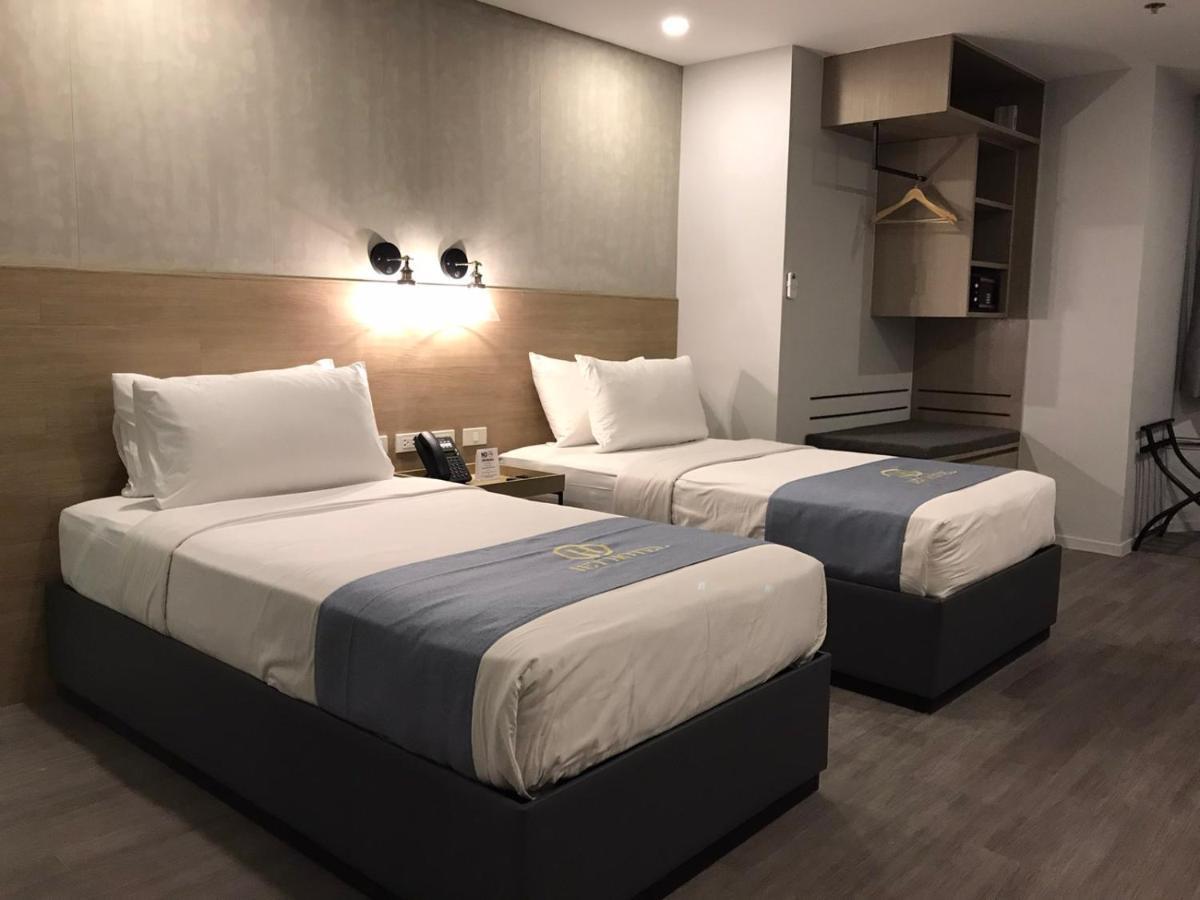 JET Hotel Lipa City Extérieur photo